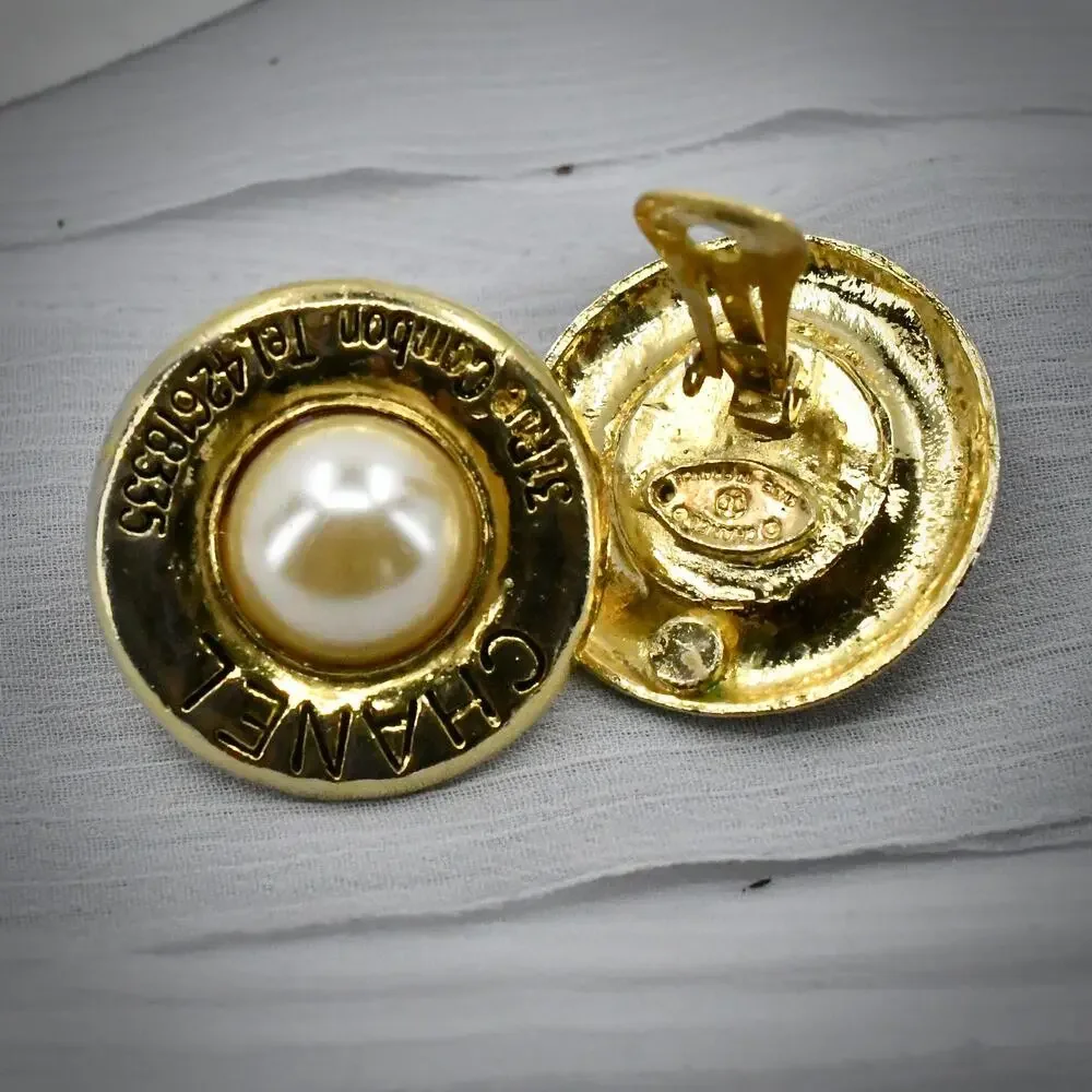 Vintage Chanel 31 Rue Cambon Gold Plated Faux Pearl Clip On Earrings